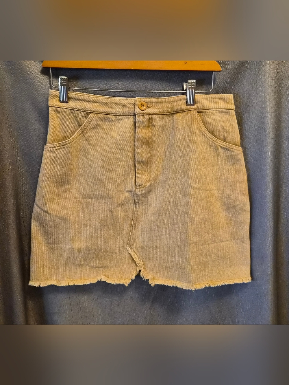 Sadie & Sage Casual Frayed Hem Mini Skirt - Tan Medium